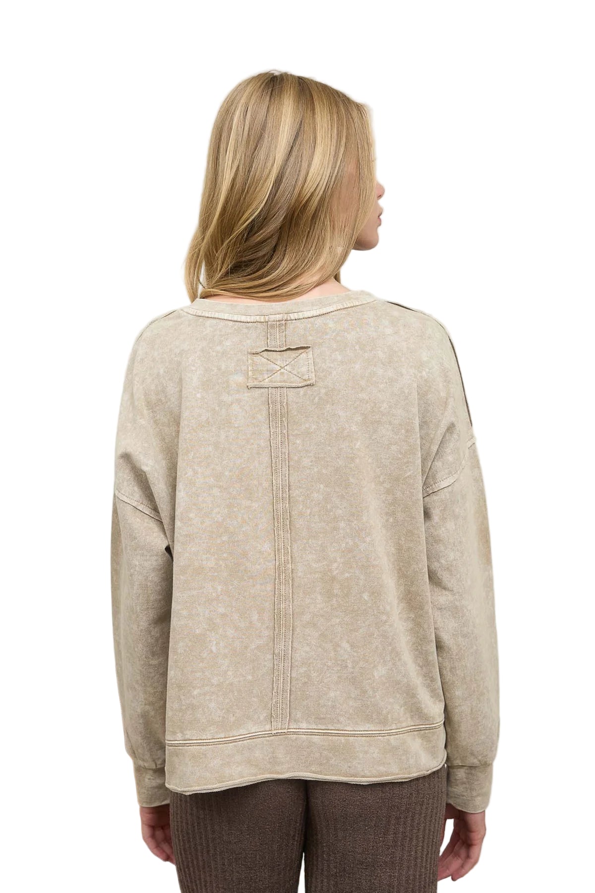 WASHED EXPOSED SEAM LONG SLEEVE KNIT TOP