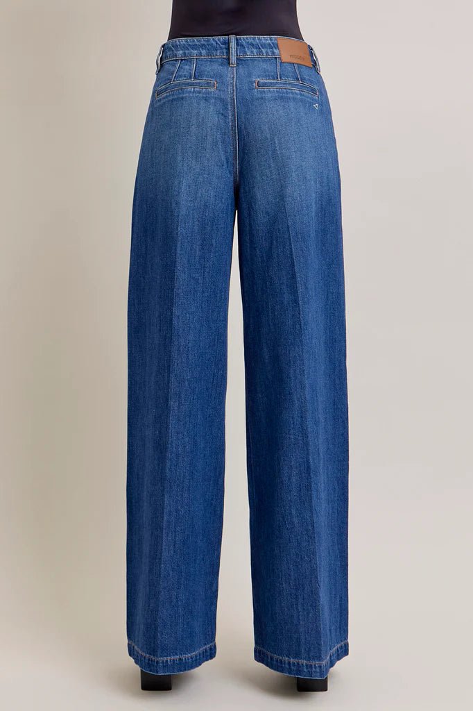 #tops #Jeans #dresses #shorts #freepeople #multiples #charlieb #alimiles #truluxe #Johnmark #hobobags #kendrascott #jewelry #brightonjewelry #imasfashions #ronaldojewelry #hiddenjeans #risenj