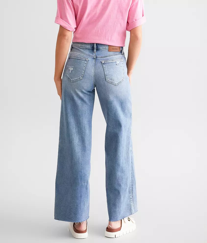 #tops #Jeans #dresses #shorts #freepeople #multiples #charlieb #alimiles #truluxe #Johnmark #hobobags #kendrascott #jewelry #brightonjewelry #imasfashions #ronaldojewelry #hiddenjeans #risenj