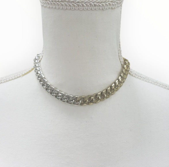 Split color chain
