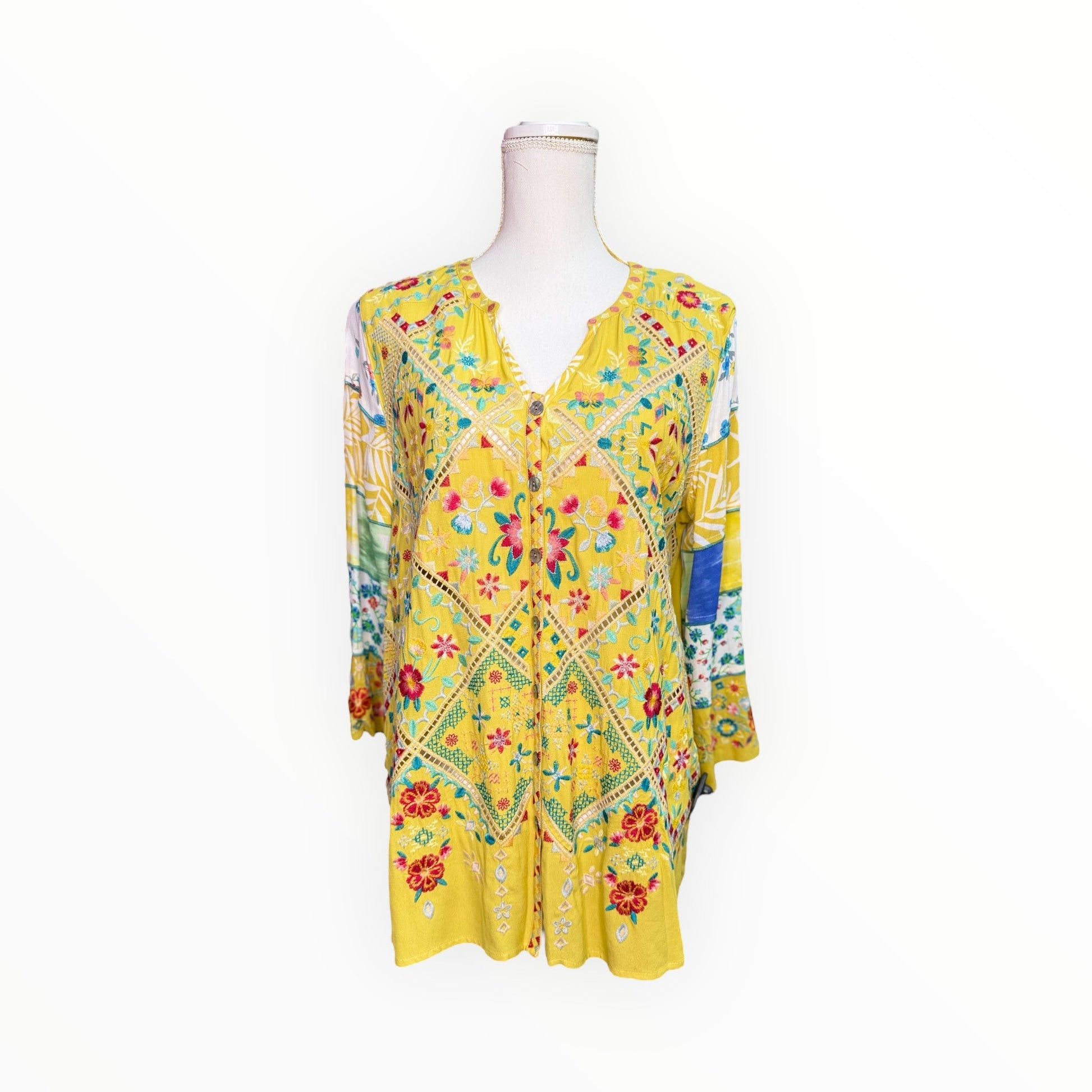 #tops #Jeans #dresses #shorts #freepeople #multiples #charlieb #alimiles #truluxe #Johnmark #hobobags #kendrascott #jewelry #brightonjewelry #imasfashions #ronaldojewelry #hiddenjeans #risenj