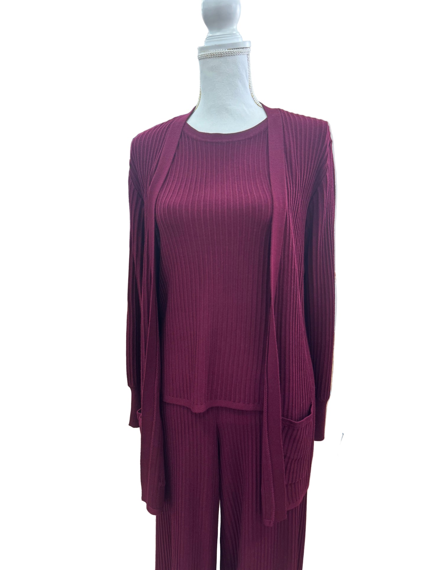 Ribbed Lounge Cardigan in Wine