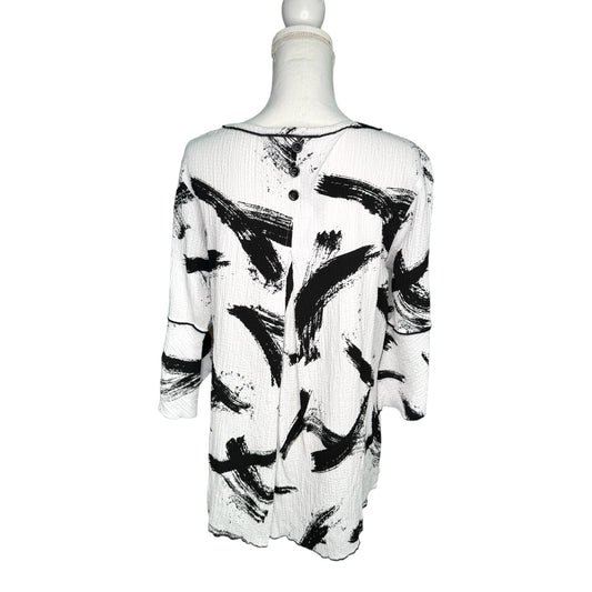 White with Black Stroke Blouse