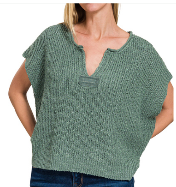 Back patch rolled split-neck side slit pullover