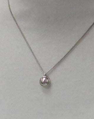 Dot Necklace