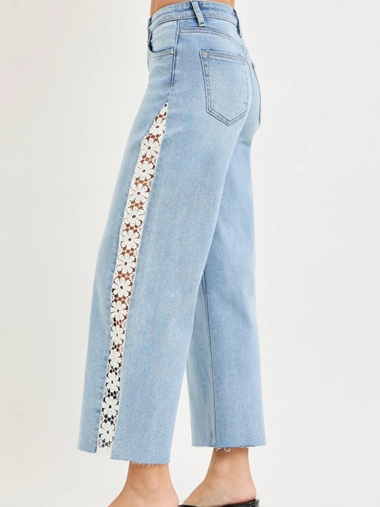 Risen Light Wash Floral Crochet Lace Raw hem Cropped Denim Jeans