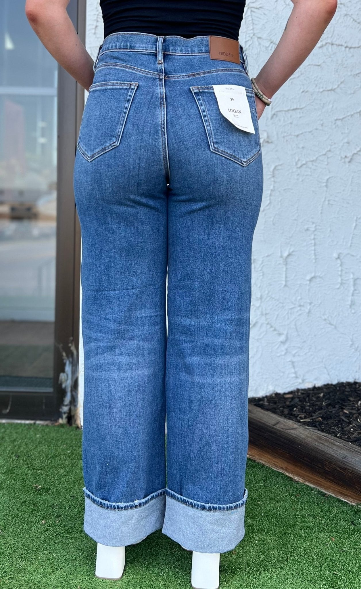 #tops #Jeans #dresses #shorts #freepeople #multiples #charlieb #alimiles #truluxe #Johnmark #hobobags #kendrascott #jewelry #brightonjewelry #imasfashions #ronaldojewelry #hiddenjeans #risenj