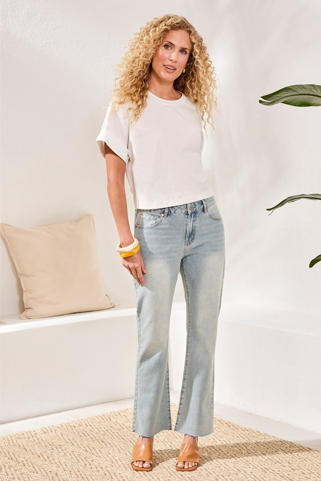 Sophia- Curvy 90's Straight Leg