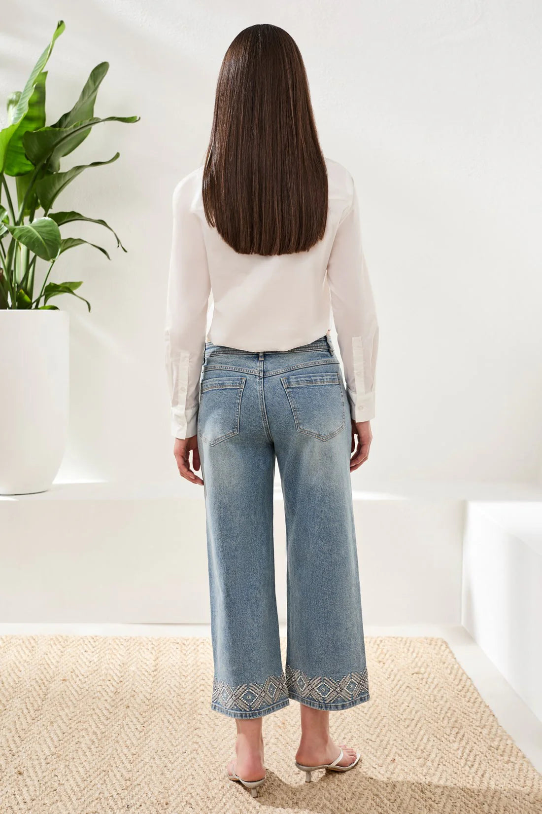 Audrey Hugging Wide Leg Denim With Embroidered Finish ~ 6097O-5389-2499